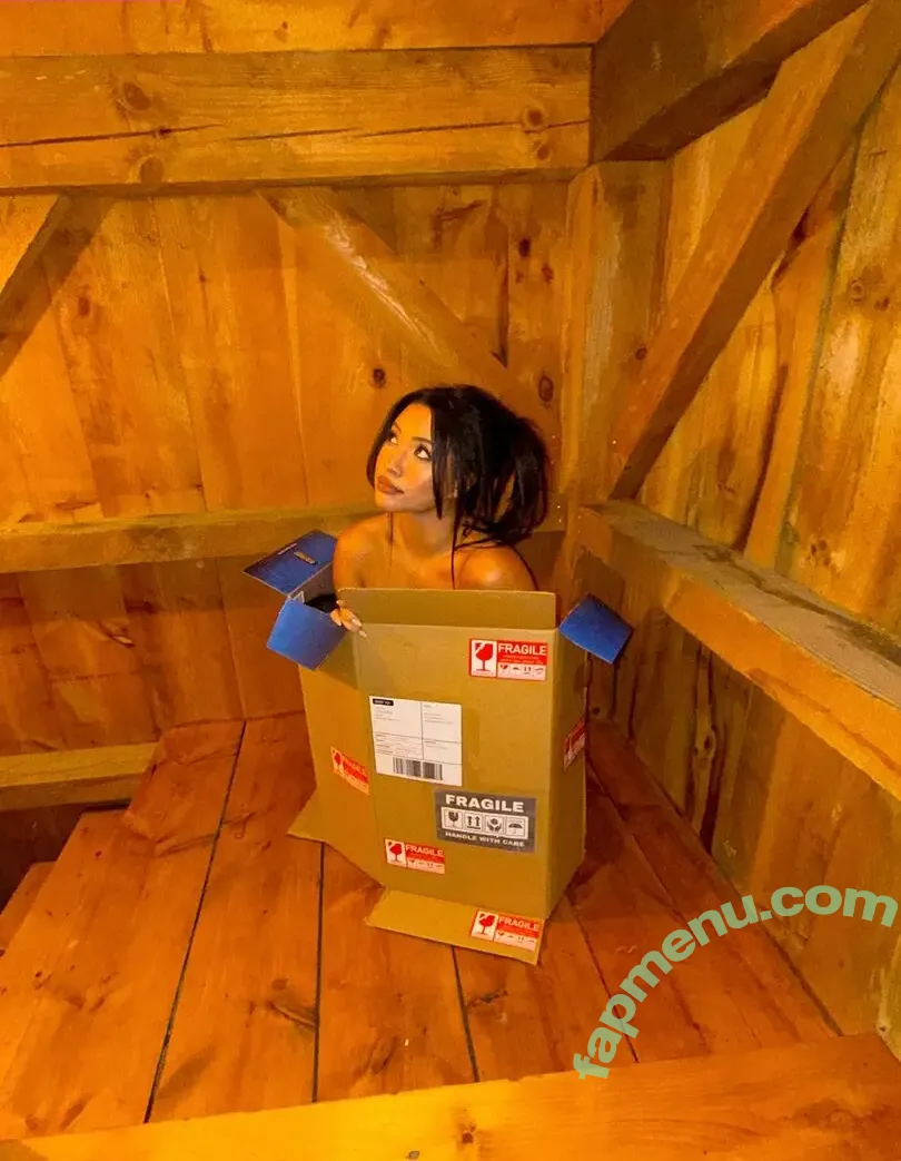 Julia Kelly nude photo #0340 (missjuliakelly)