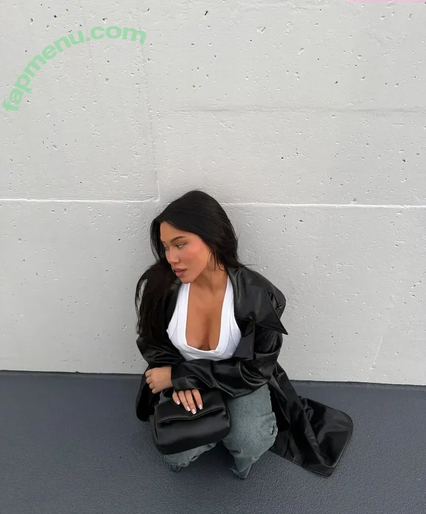 Julia Kelly nude photo #0381 (missjuliakelly)