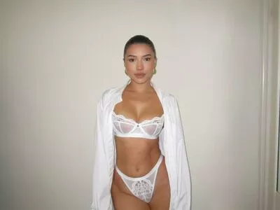 Julia Kelly / missjuliakelly / thesophiakelly nude photo #0833