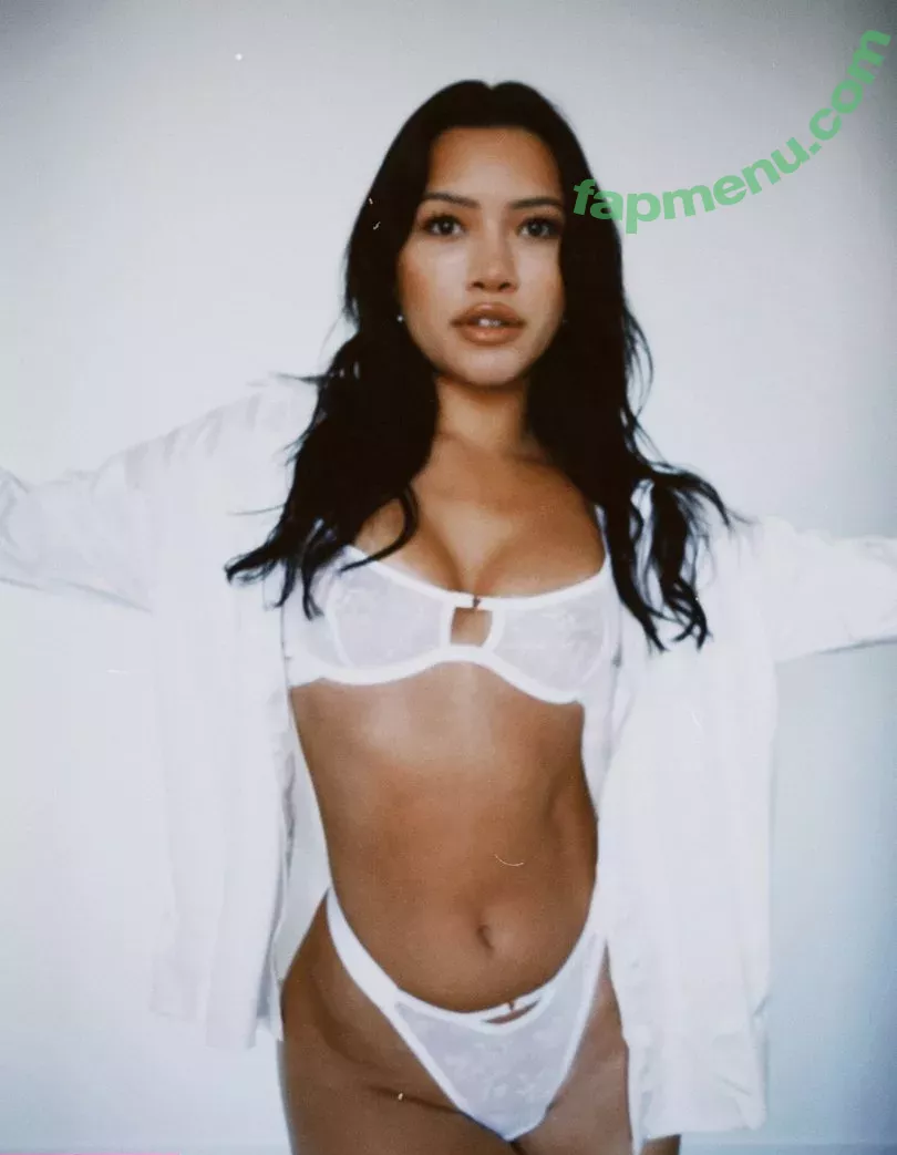 Julia Kelly nude photo #0075 (missjuliakelly / thesophiakelly)