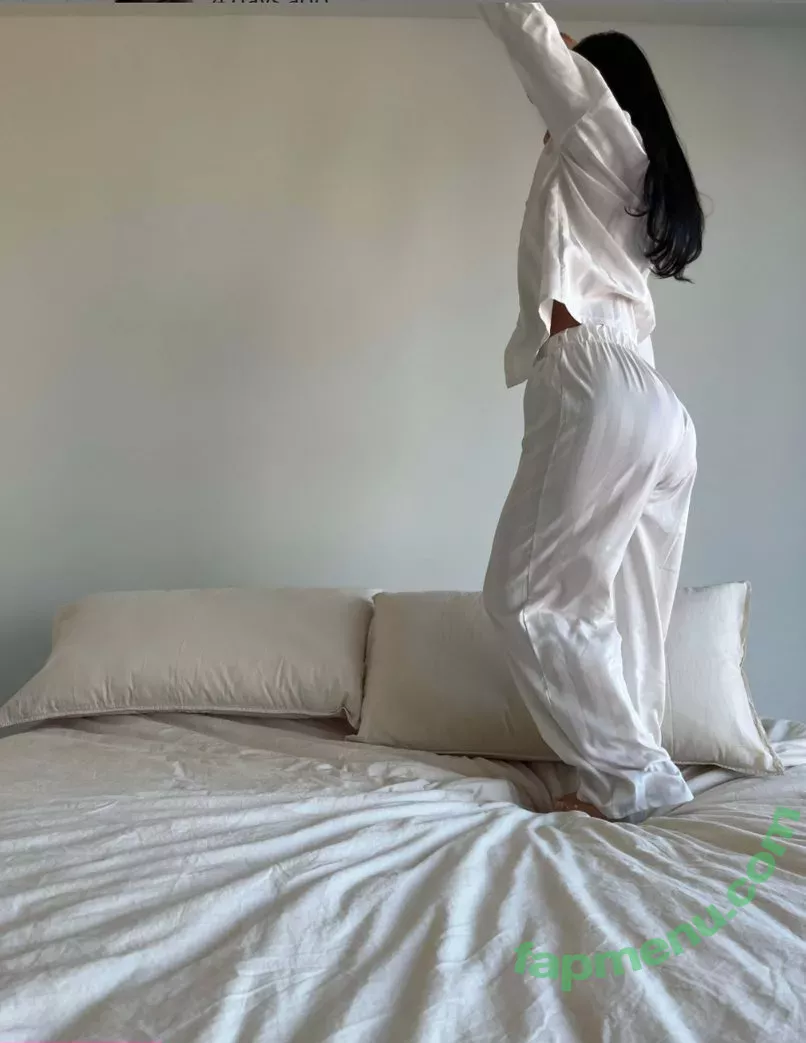 Julia Kelly nude photo #0085 (missjuliakelly / thesophiakelly)