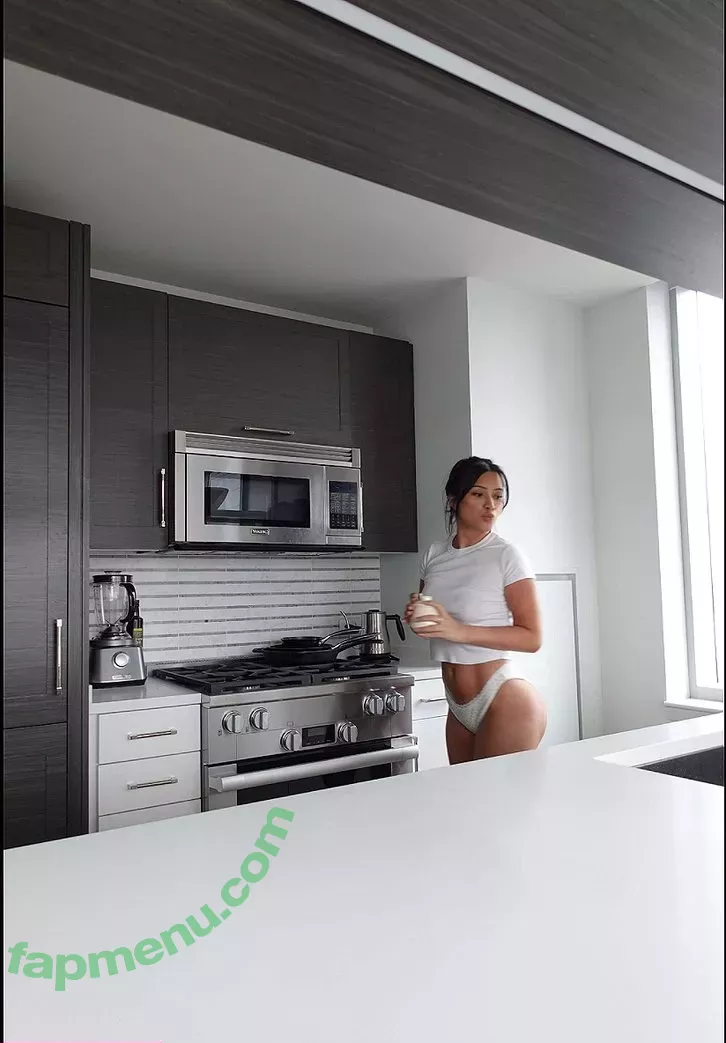 Julia Kelly nude photo #0102 (missjuliakelly / thesophiakelly)