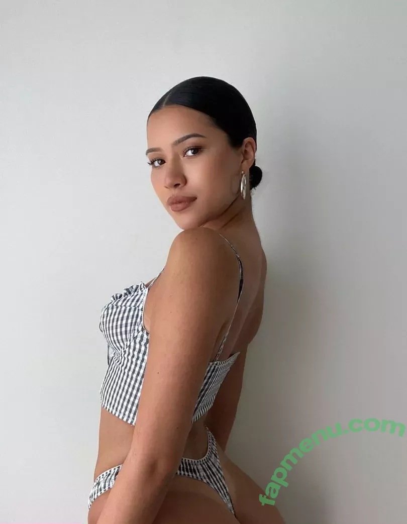 Julia Kelly nude photo #0111 (missjuliakelly / thesophiakelly)