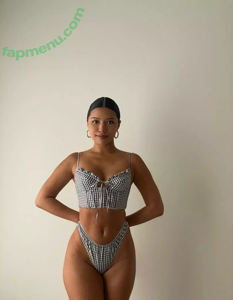 Julia Kelly nude photo #0118 (missjuliakelly / thesophiakelly)