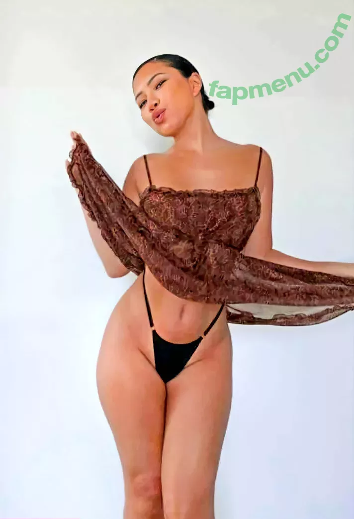 Julia Kelly nude photo #0131 (missjuliakelly / thesophiakelly)