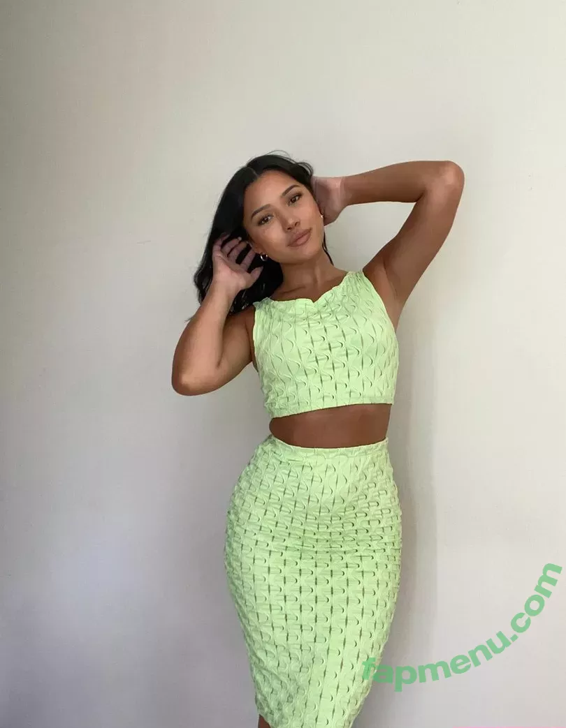 Julia Kelly nude photo #0154 (missjuliakelly / thesophiakelly)