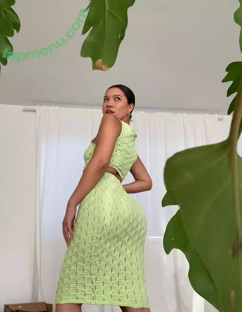 Julia Kelly nude photo #0155 (missjuliakelly / thesophiakelly)