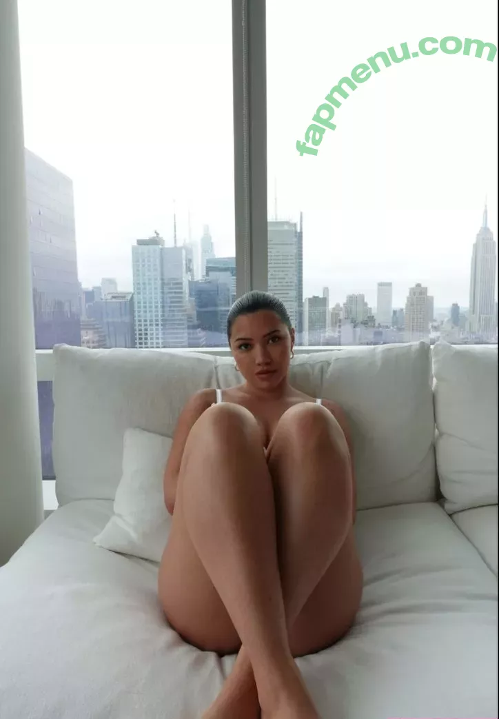 Julia Kelly nude photo #0160 (missjuliakelly / thesophiakelly)