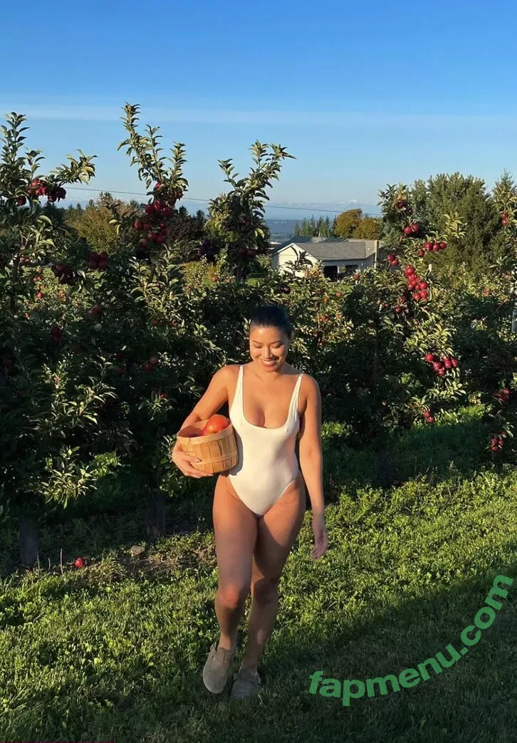 Julia Kelly nude photo #0696 (missjuliakelly / thesophiakelly)