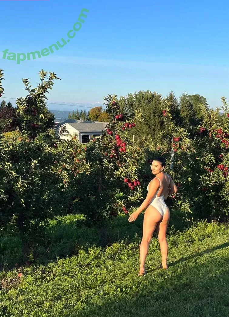 Julia Kelly nude photo #0697 (missjuliakelly / thesophiakelly)