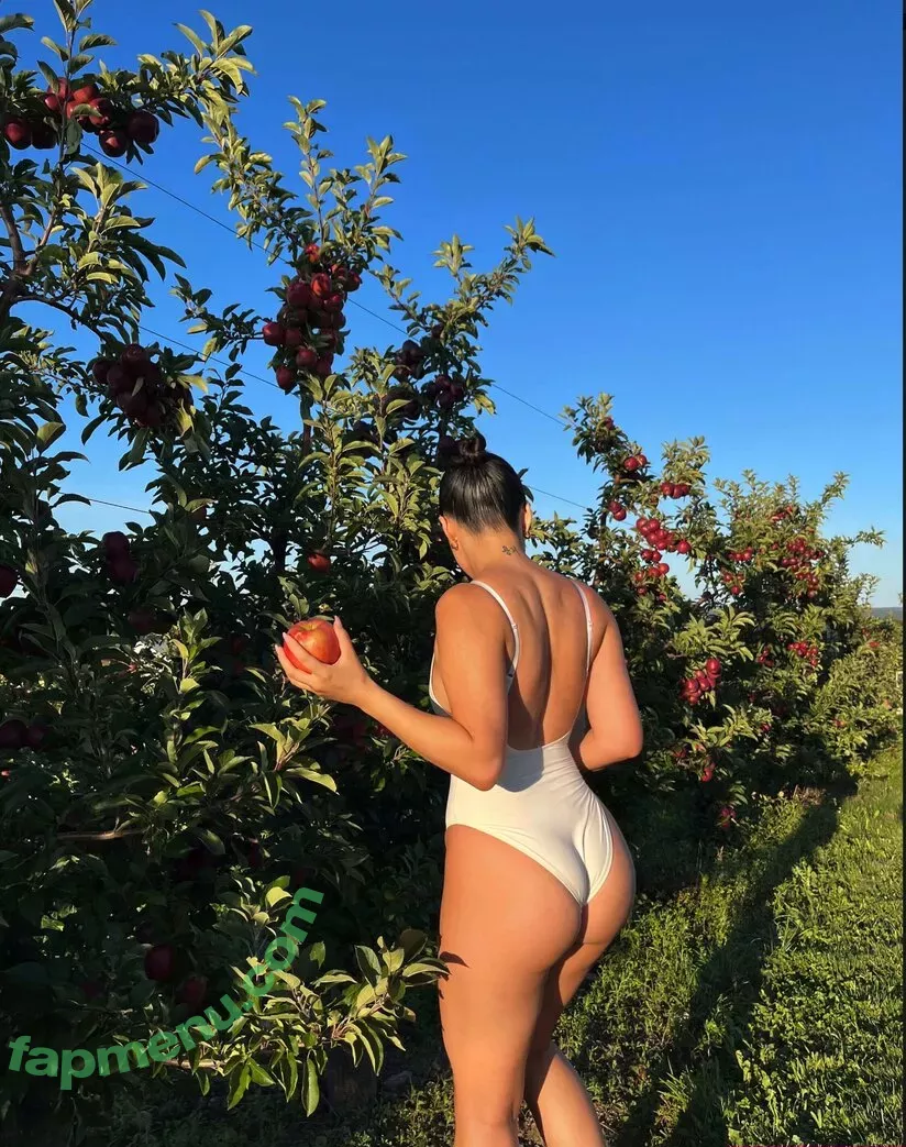 Julia Kelly nude photo #0698 (missjuliakelly / thesophiakelly)