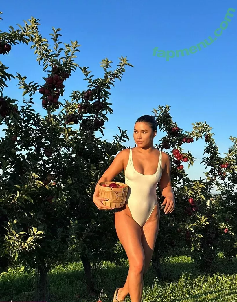 Julia Kelly nude photo #0704 (missjuliakelly / thesophiakelly)