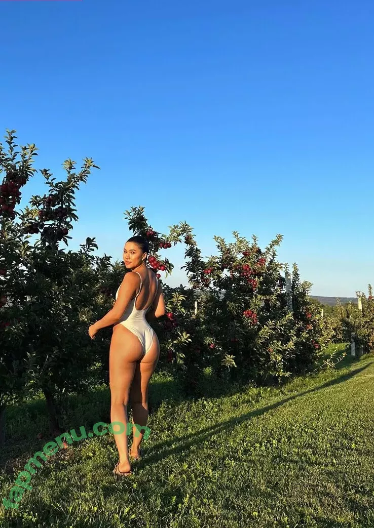 Julia Kelly nude photo #0709 (missjuliakelly / thesophiakelly)