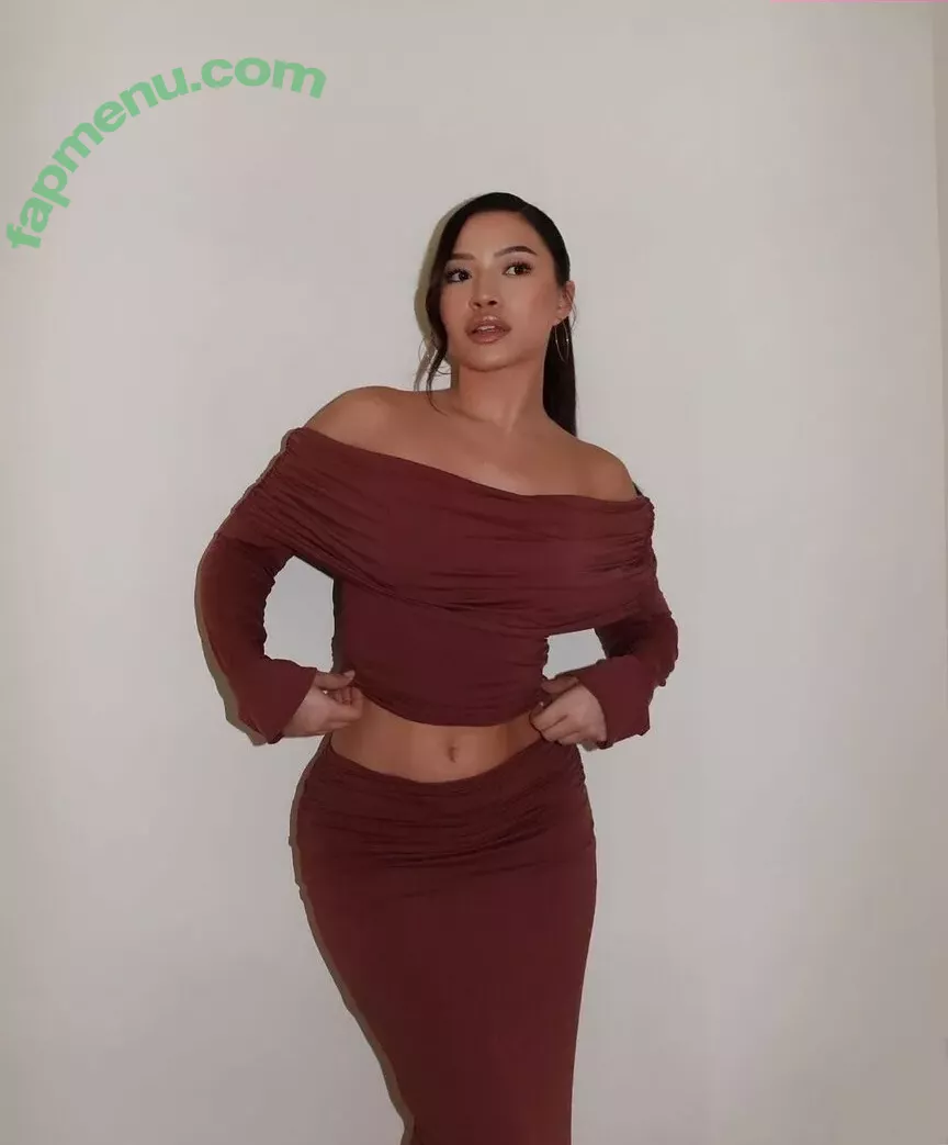 Julia Kelly nude photo #0787 (missjuliakelly / thesophiakelly)
