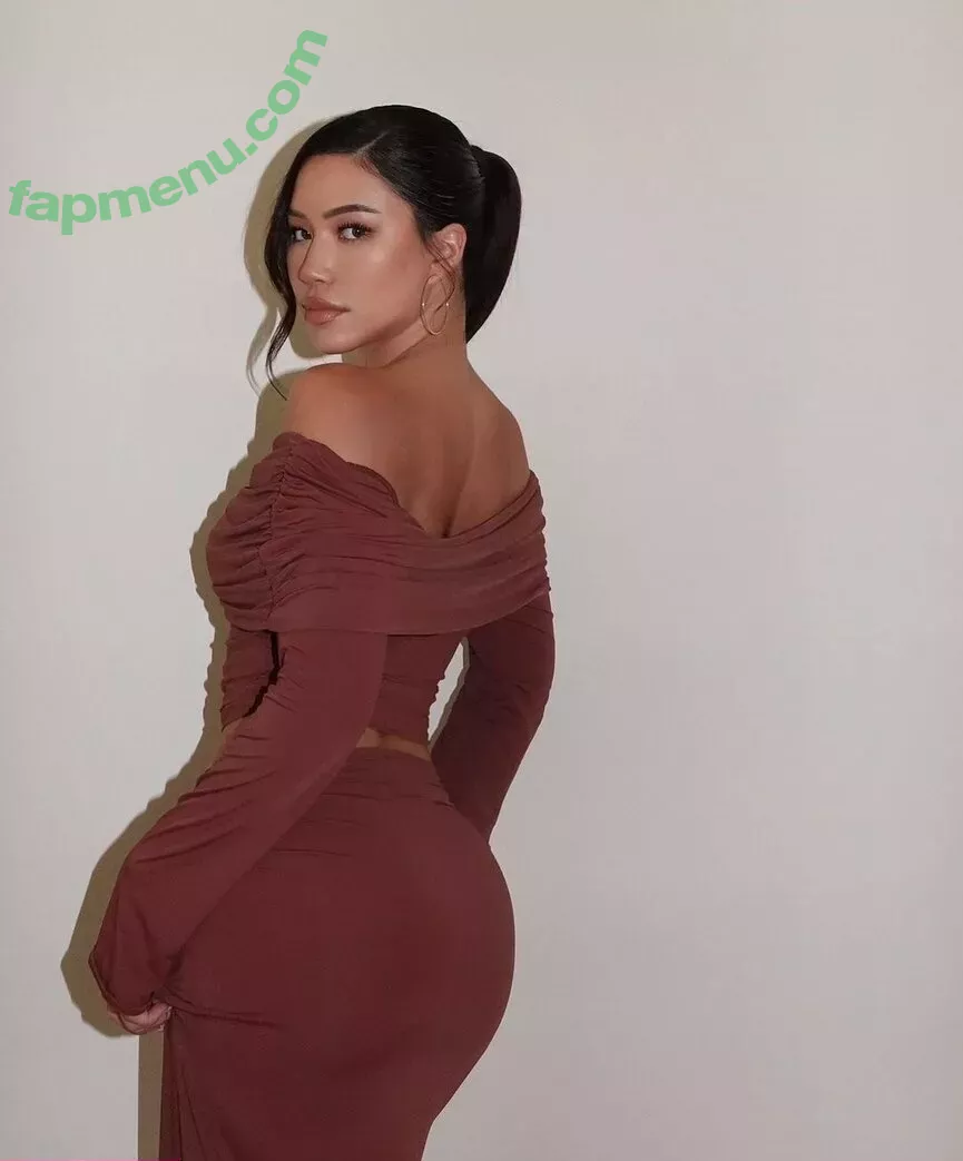 Julia Kelly nude photo #0790 (missjuliakelly / thesophiakelly)
