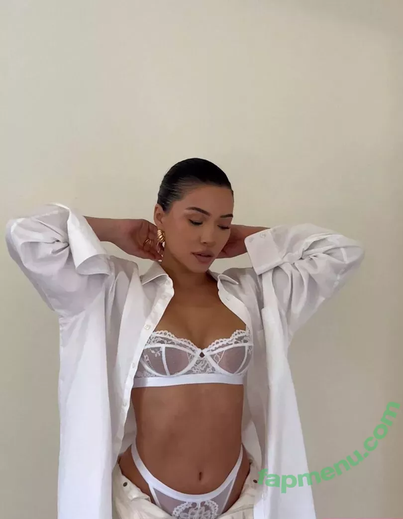 Julia Kelly nude photo #0843 (missjuliakelly / thesophiakelly)