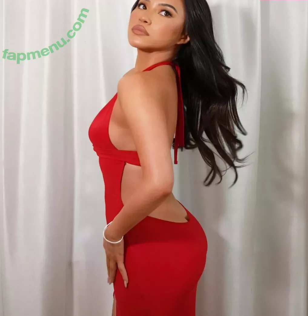 Julia Kelly nude photo #0960 (missjuliakelly / thesophiakelly)