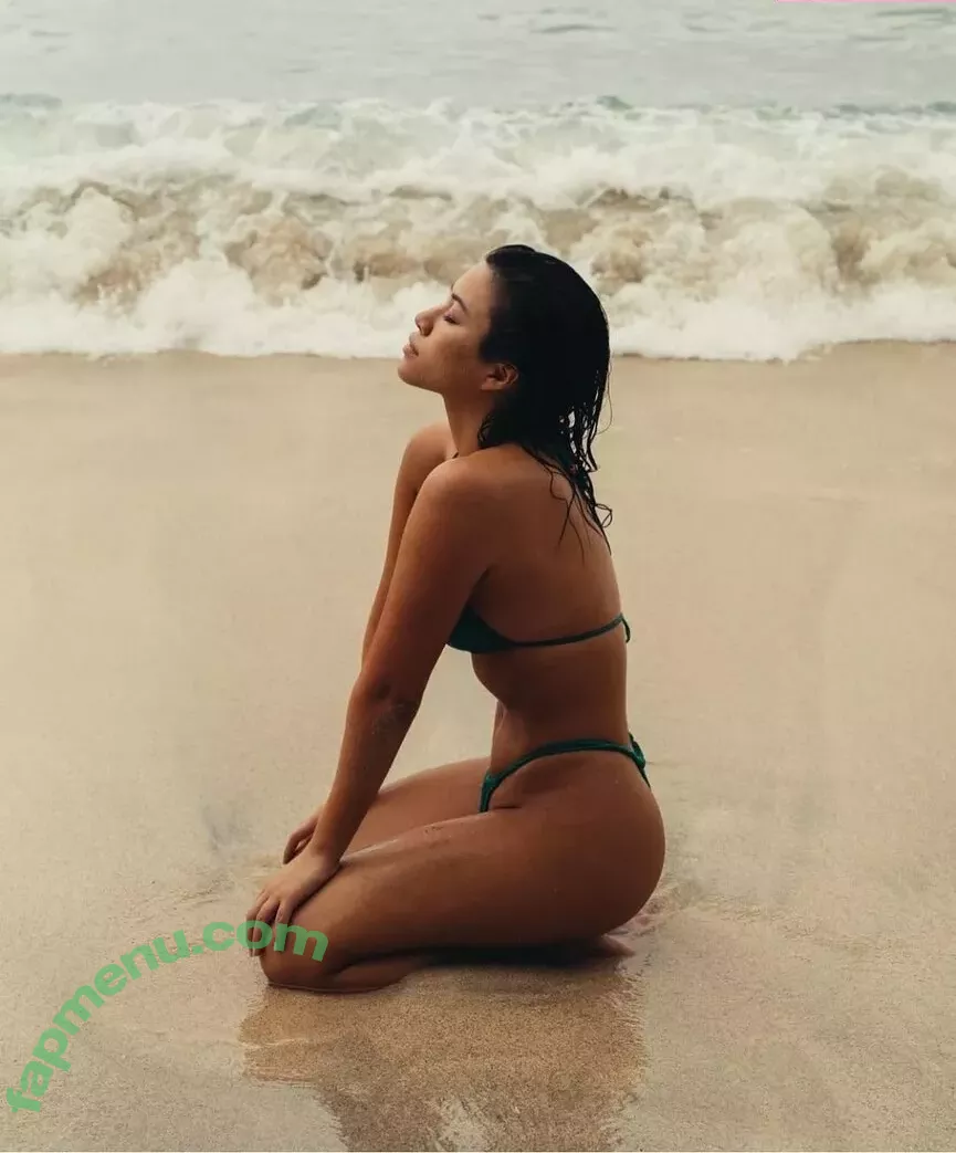 Julia Kelly nude photo #1574 (missjuliakelly / thesophiakelly)