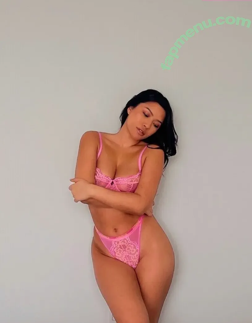 Julia Kelly nude photo #1705 (missjuliakelly / thesophiakelly)