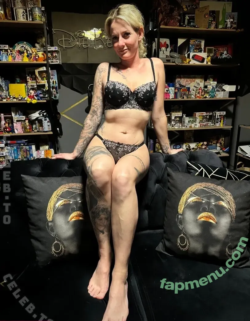 Julia Kern nude photo #0102 (die_kernis / july_kern_ / mrs_july)