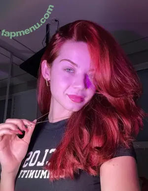 Julia Linhares / _julialinhares_ nude photo #0147