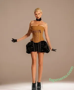 Julia Logacheva / juleslogacheva / julia__logan / julia_logacheva nude photo #0018