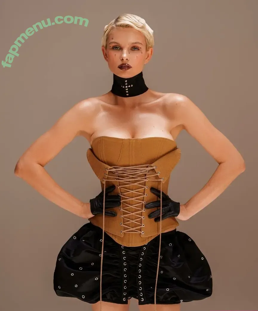 Julia Logacheva nude photo #0016 (juleslogacheva / julia__logan)