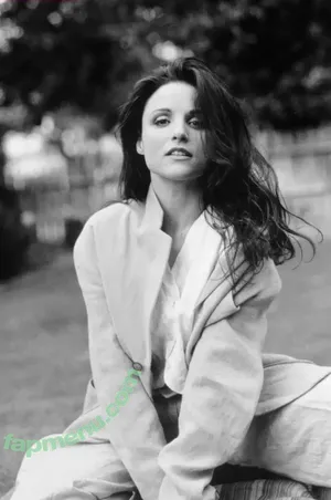 Julia Louis-Dreyfus / Julia Louis Dreyfus / officialjld nude photo #0118