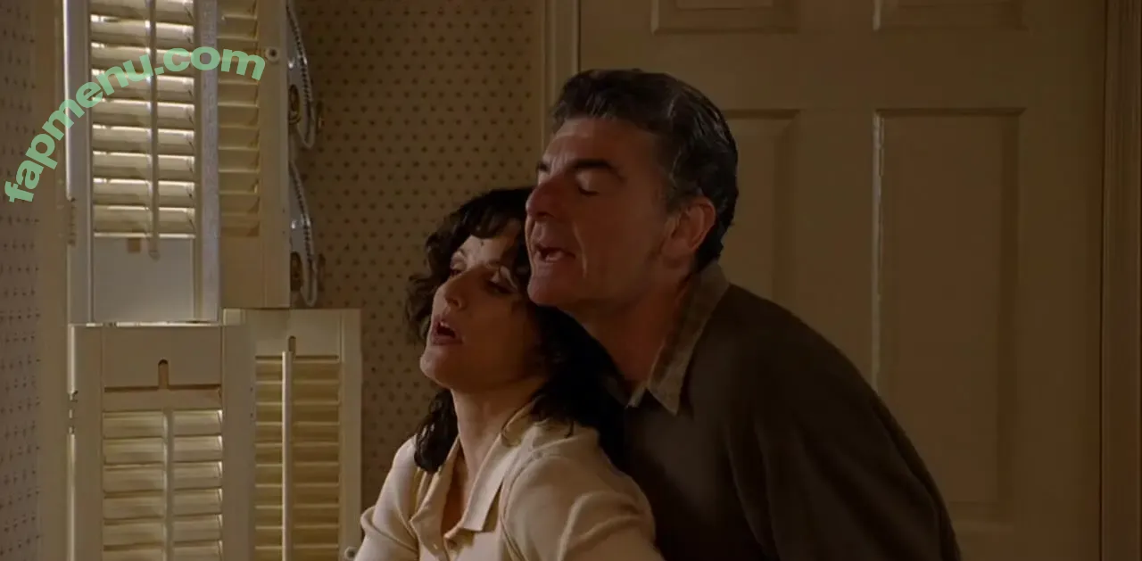 Julia Louis-Dreyfus nude photo #0103 (Julia Louis Dreyfus / officialjld)