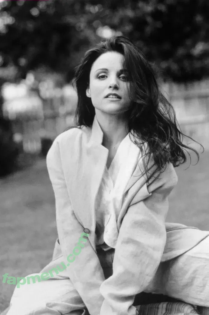Julia Louis-Dreyfus nude photo #0118 (Julia Louis Dreyfus / officialjld)