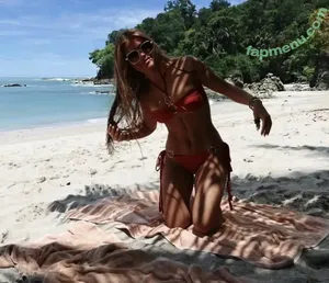 Julia Molinari / Jumo / juliahmolinari / ludmiimolinari nude photo #0043