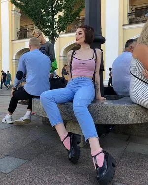 Julia Molligan / molliganbitch / yuliamolligan nude photo #0011