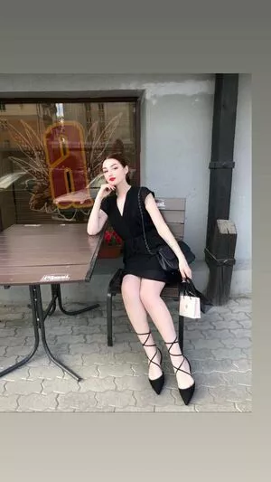 Julia Molligan / molliganbitch / yuliamolligan nude photo #0014
