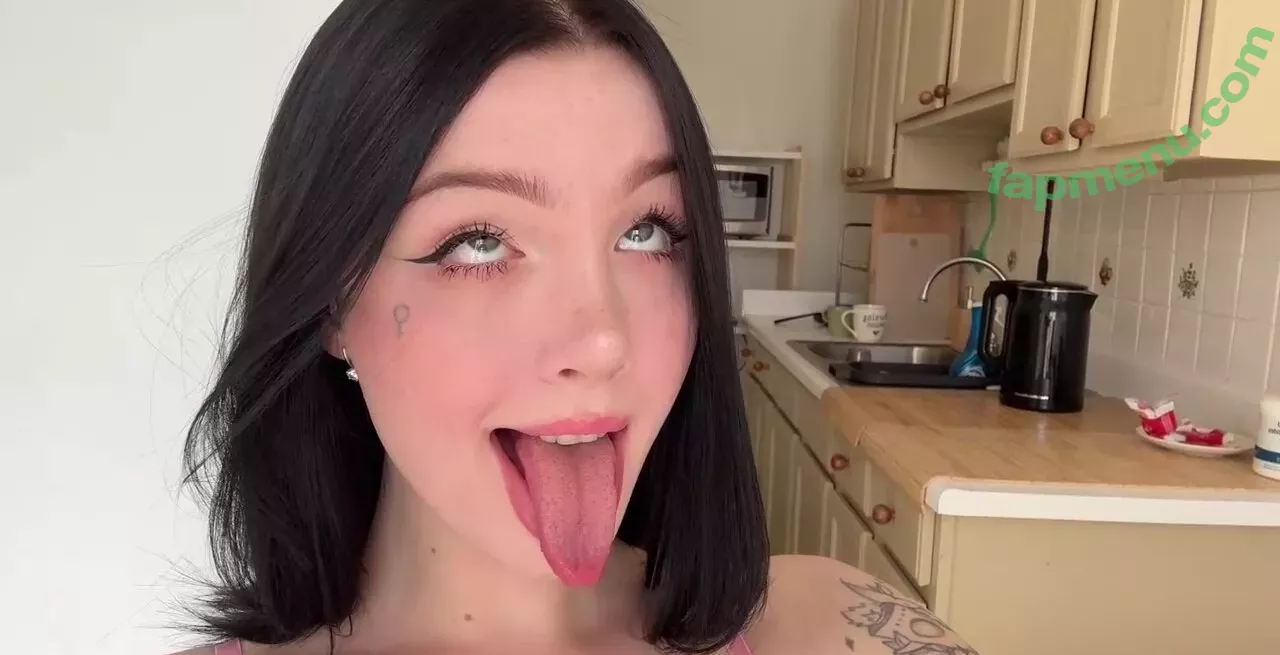 Julia Molligan nude photo #0087 (molliganbitch / yuliamolligan)