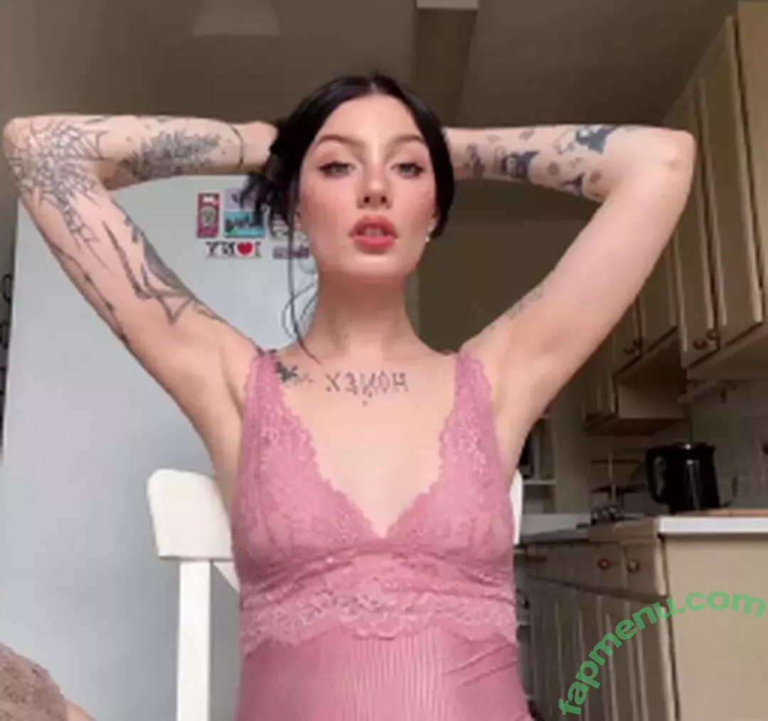 Julia Molligan nude photo #0140 (molliganbitch / yuliamolligan)