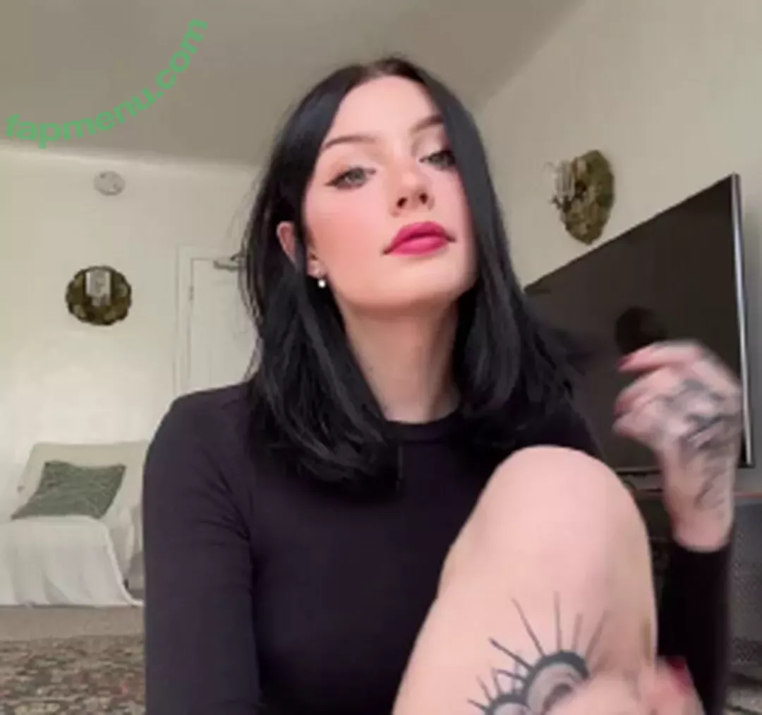 Julia Molligan nude photo #0161 (molliganbitch / yuliamolligan)