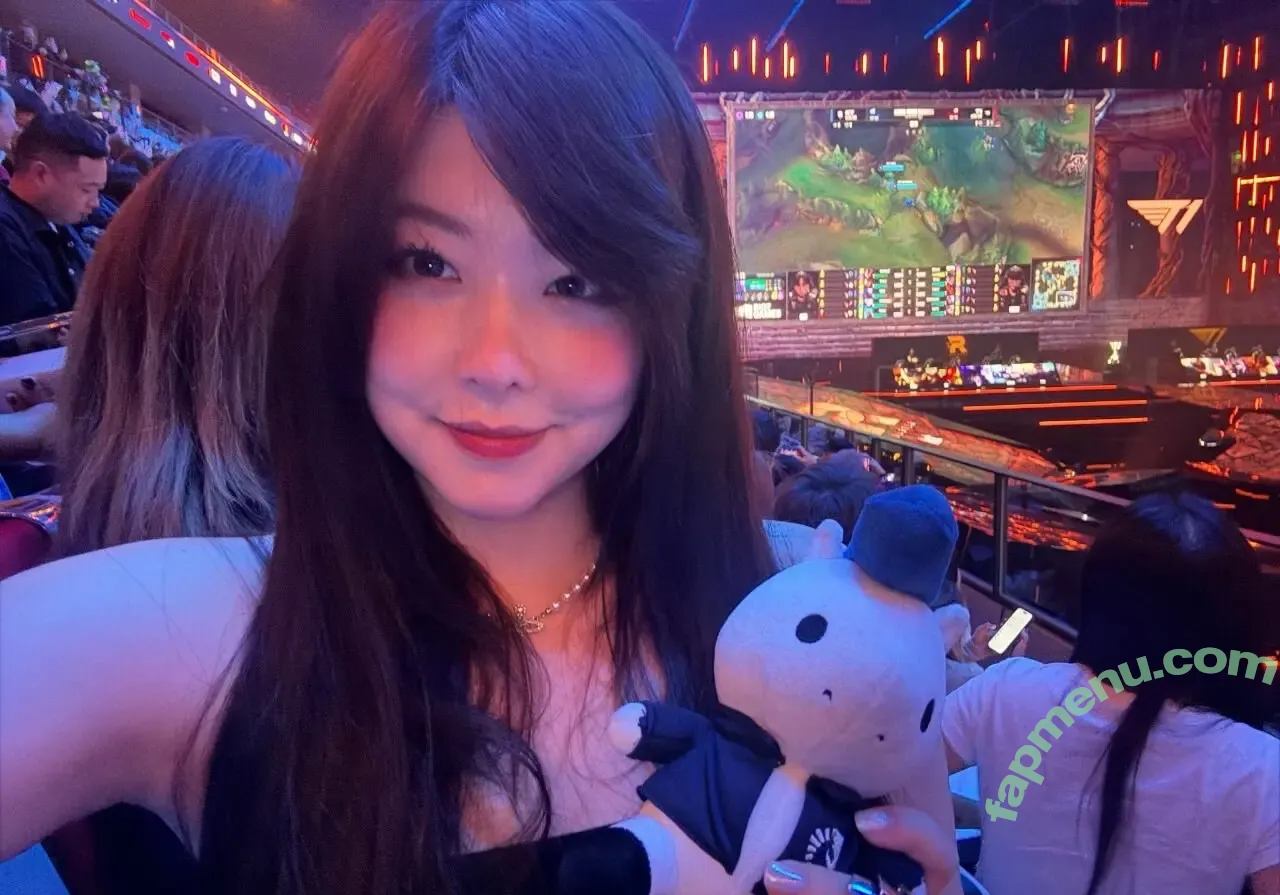 Júlia Nakamura nude photo #0206 (Mayumi / jumayumin1)