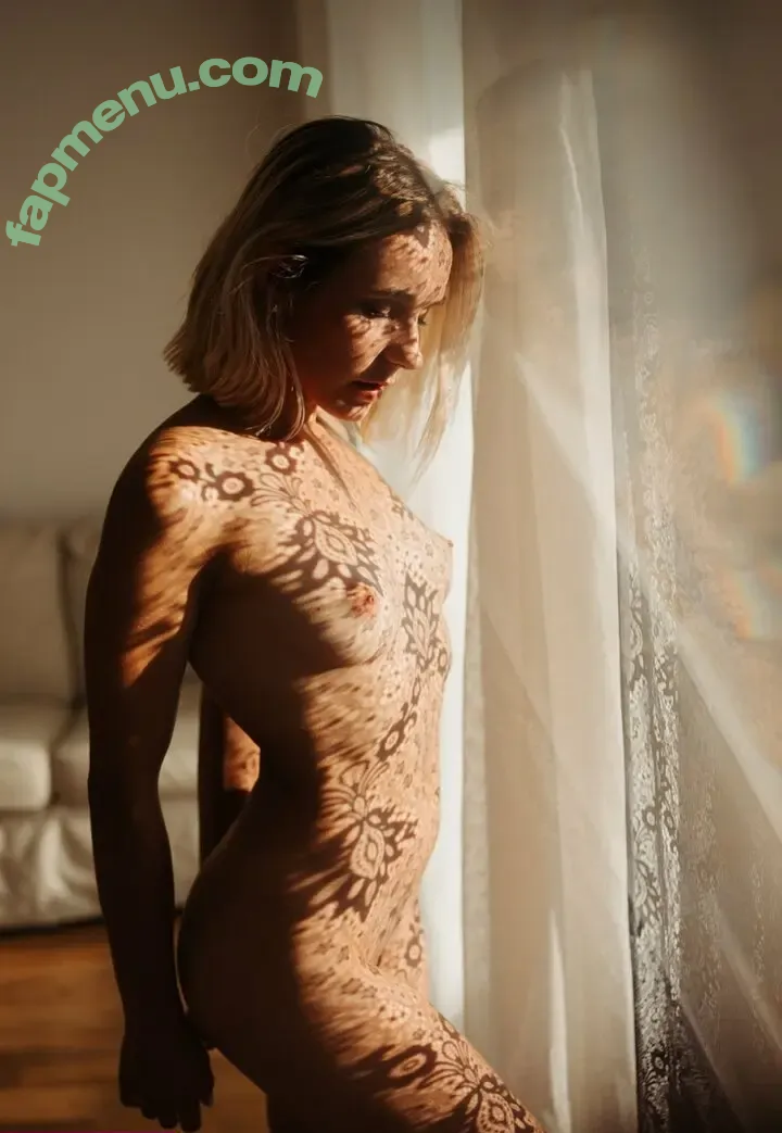 Julia Neyu nude photo #0020 (julia.neyu / julia_neu._photography)