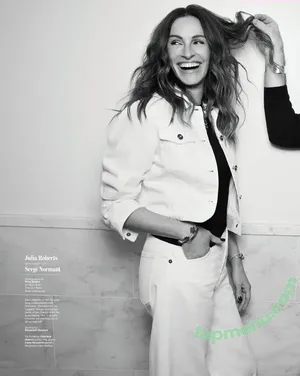 Julia Roberts / juliaroberts nude photo #0187