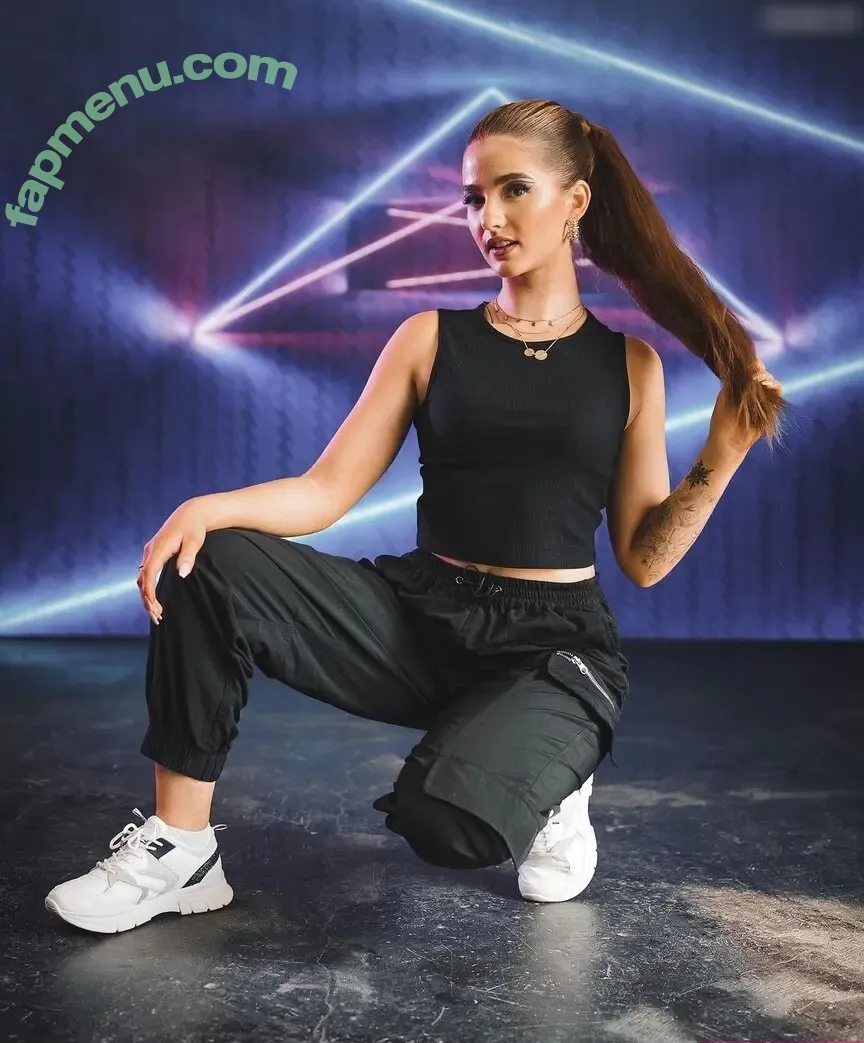 Julia Schulze nude photo #0002 (Julita_fit / julia.thiele_family)