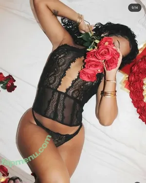 Julia Souza / Pretinhararaa_ / pretinharara_ nude photo #0003