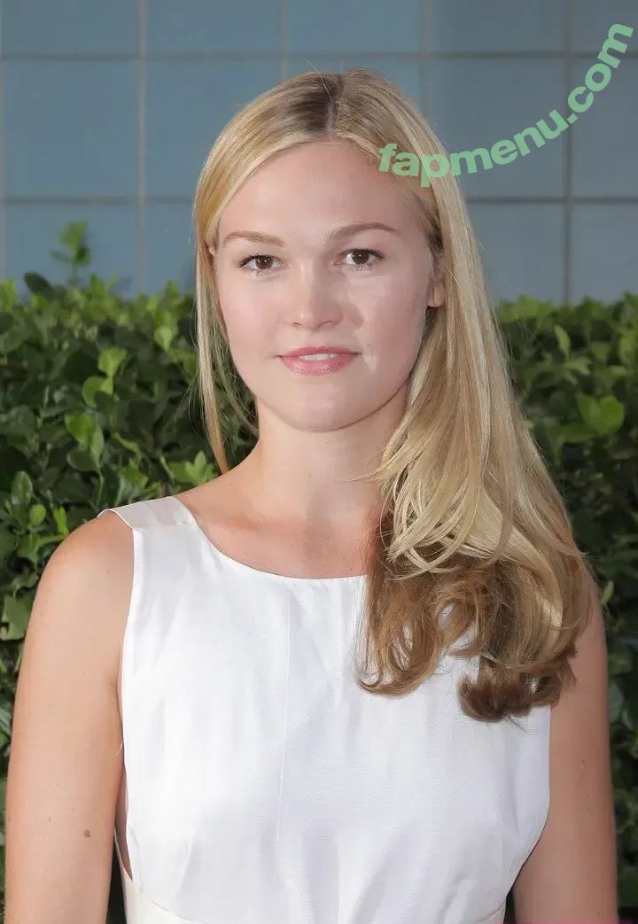 Julia Stiles nude photo #0197 (missjuliastiles)