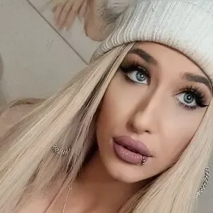 Julia-Sugar / juliasugar / juliasugar.offiziell / juliasugaroffiziell / sportscar.julia nude photo #0002