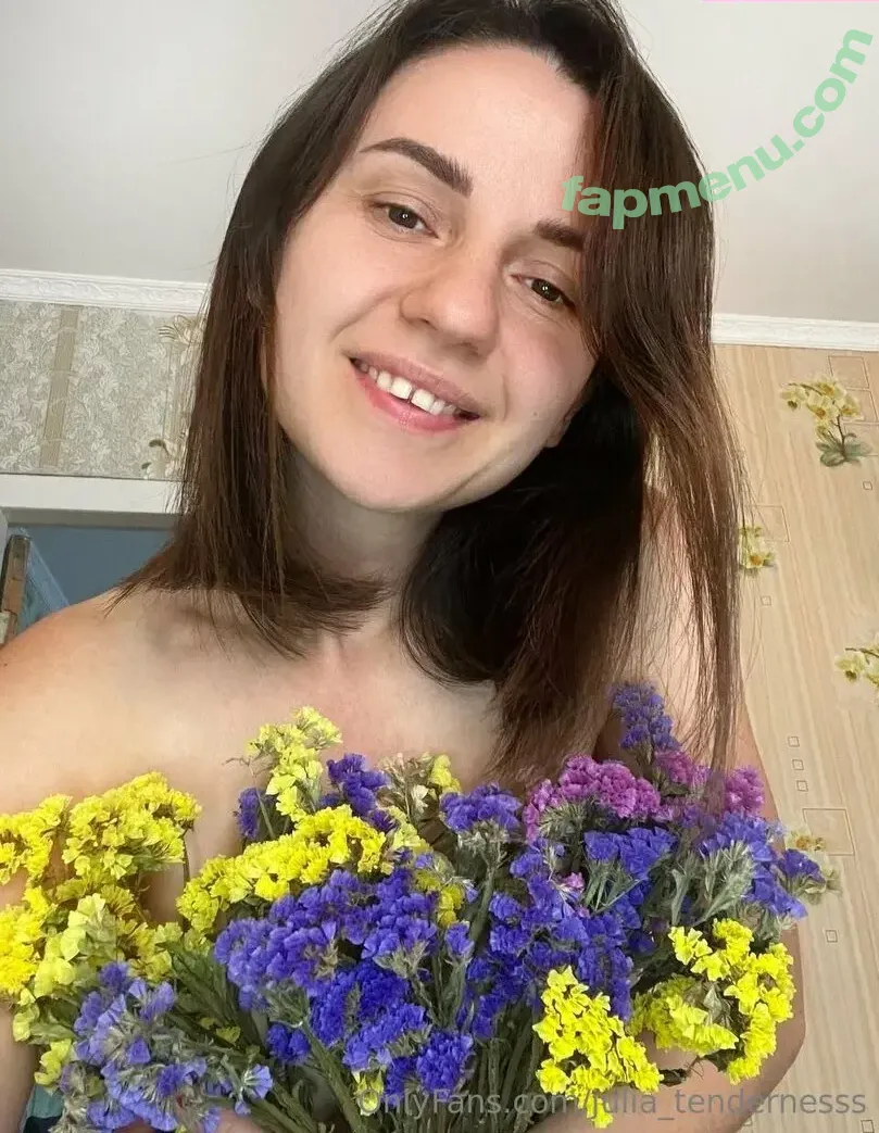 julia_tendernesss nude photo #0003 (jholderness)
