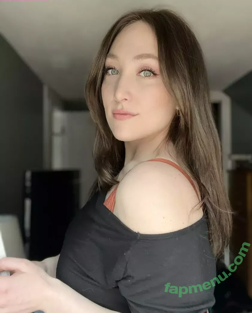 Julia_tv nude photo #0046 (juliatvgames)