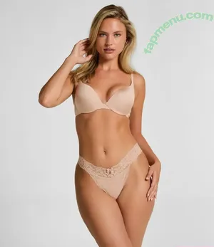 Julia Van Hest / juliavanhest nude photo #0086