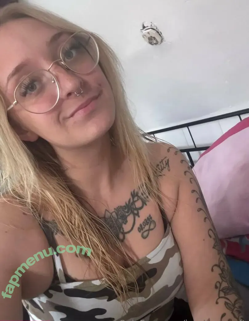 julia-vernunft nude photo #0010 (juliabwerner)