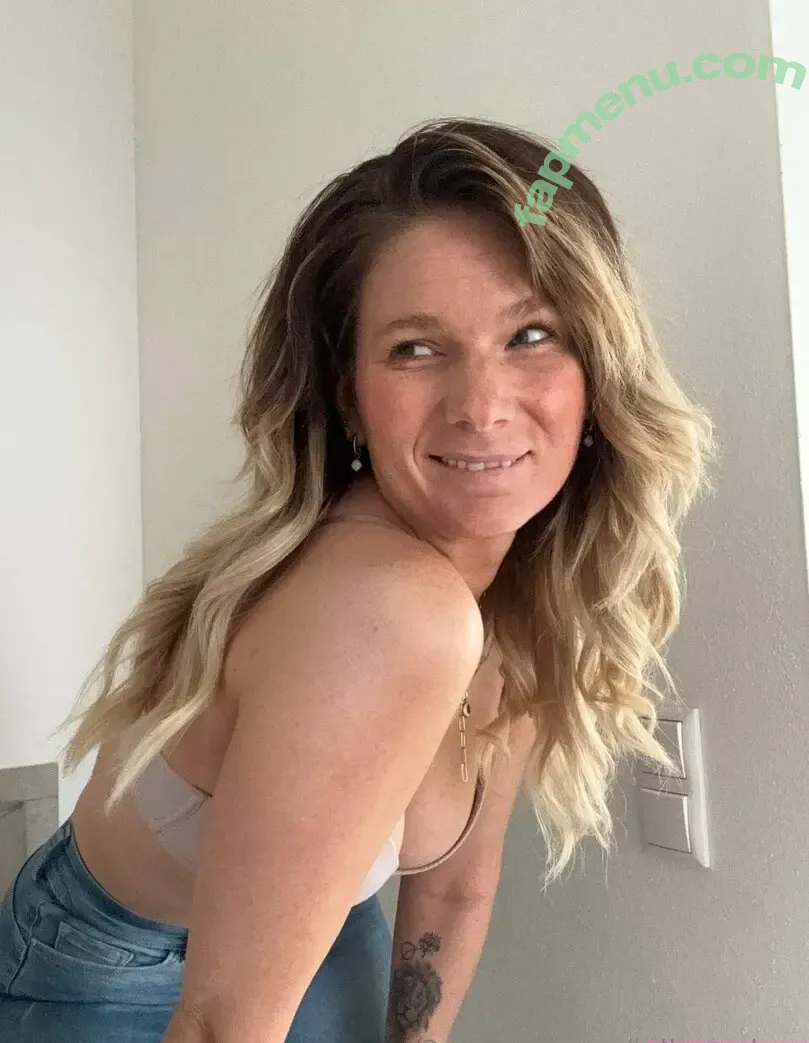 Julia_Weber nude photo #0021 (Julia_Weber)
