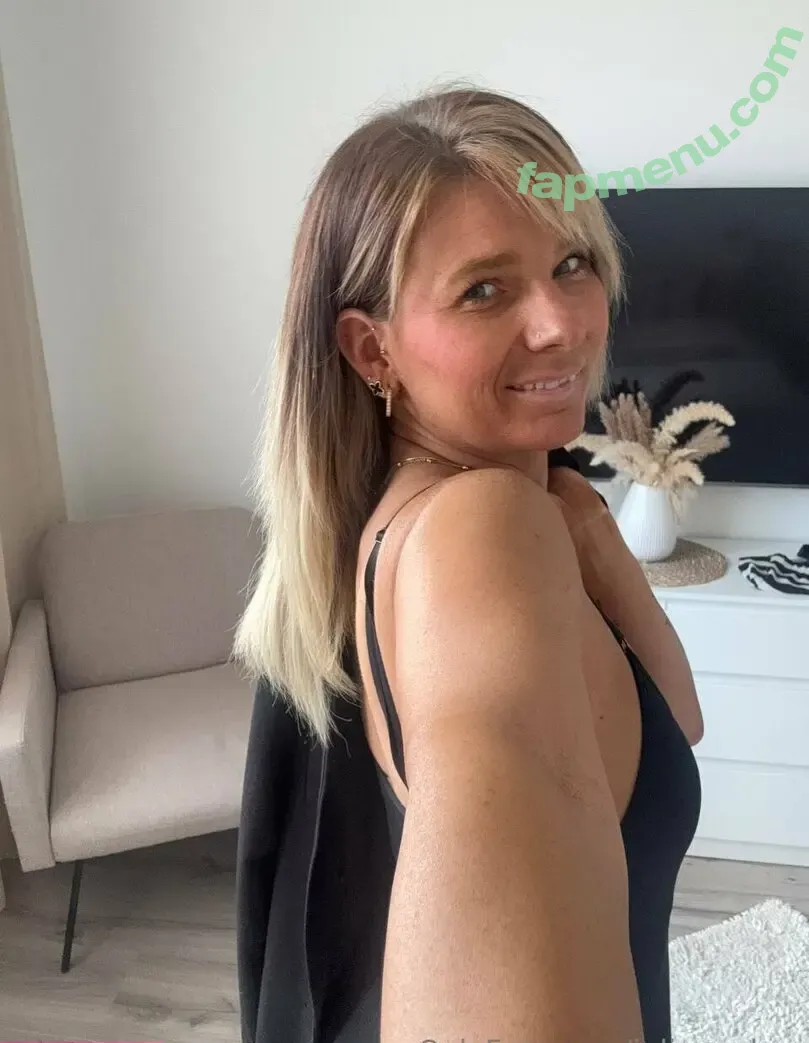 Julia_Weber nude photo #0031 (Julia_Weber)