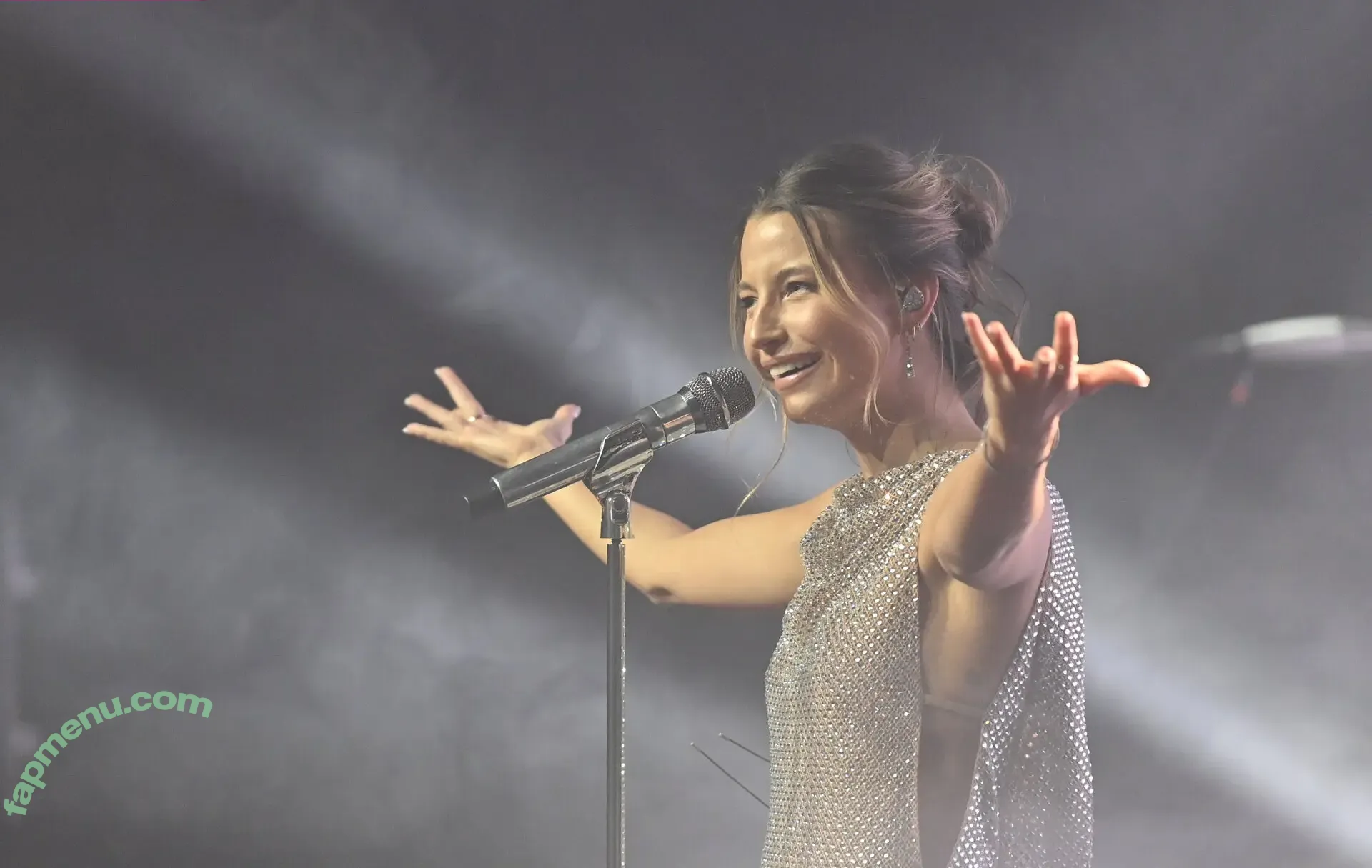 Julia Wieniawa nude photo #0637 (Narkiewicz / juliawieniawa)